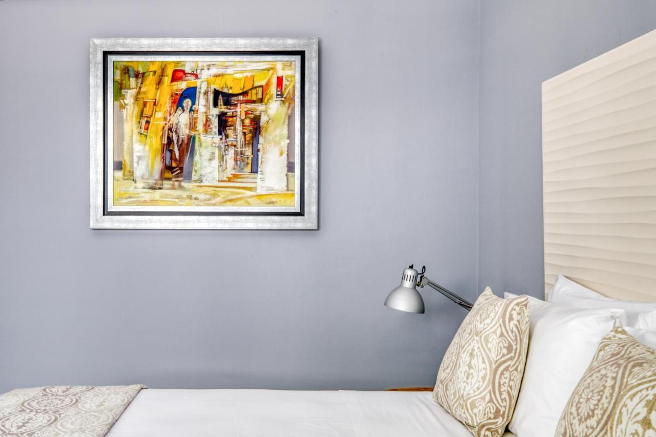 Spacious Flat With Courtyard And Private Parking! เอเธนส์ ภายนอก รูปภาพ