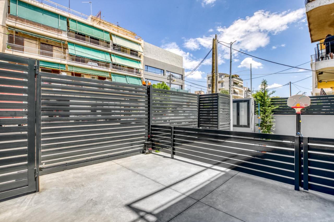 Spacious Flat With Courtyard And Private Parking! เอเธนส์ ภายนอก รูปภาพ