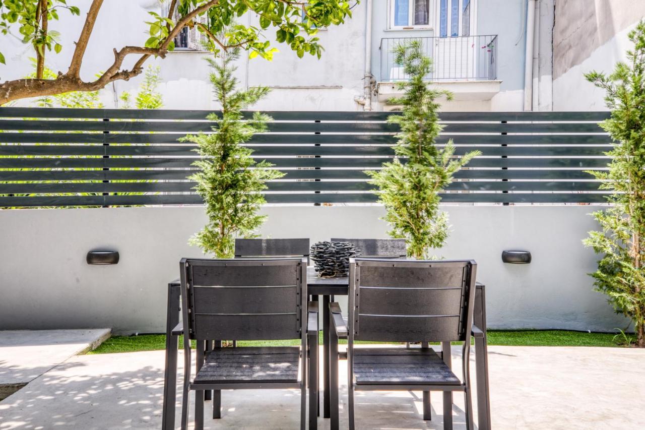 Spacious Flat With Courtyard And Private Parking! เอเธนส์ ภายนอก รูปภาพ