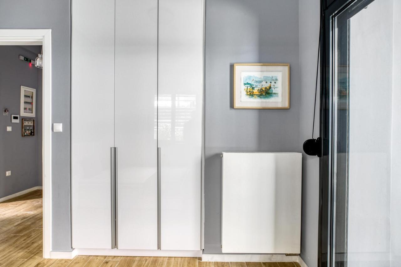 Spacious Flat With Courtyard And Private Parking! เอเธนส์ ภายนอก รูปภาพ