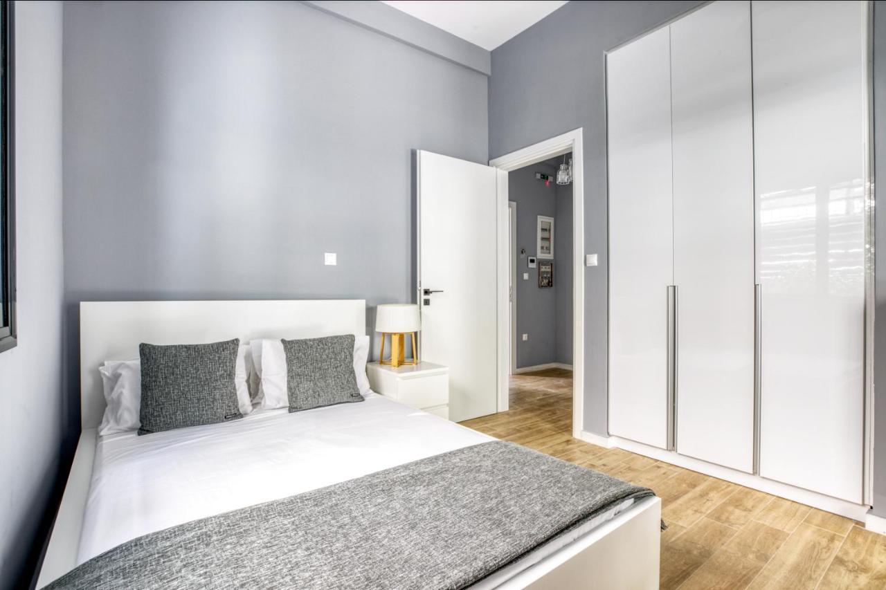 Spacious Flat With Courtyard And Private Parking! เอเธนส์ ภายนอก รูปภาพ