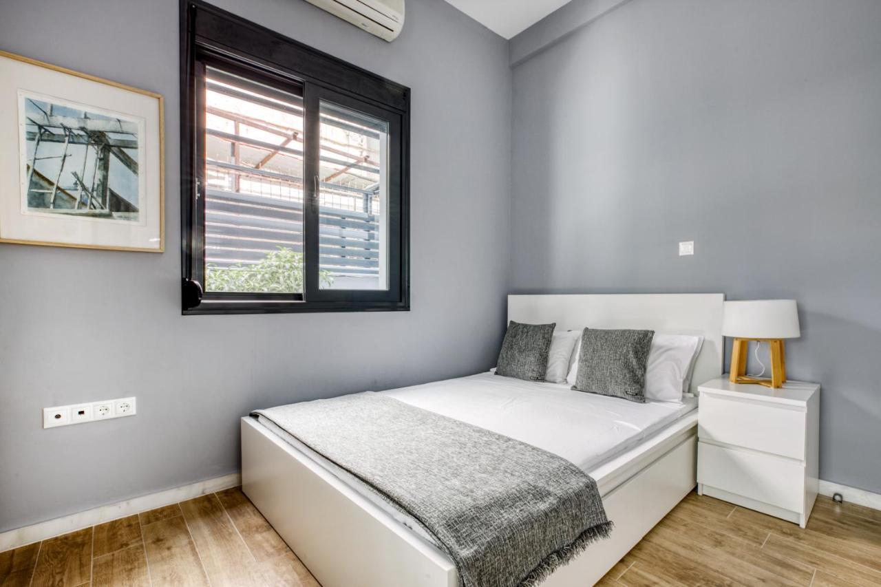 Spacious Flat With Courtyard And Private Parking! เอเธนส์ ภายนอก รูปภาพ